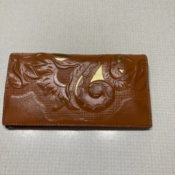 Like New Patricia Nash Cognac Evelyn Style Leather Wallet with cut outs - Picture 2 of 9